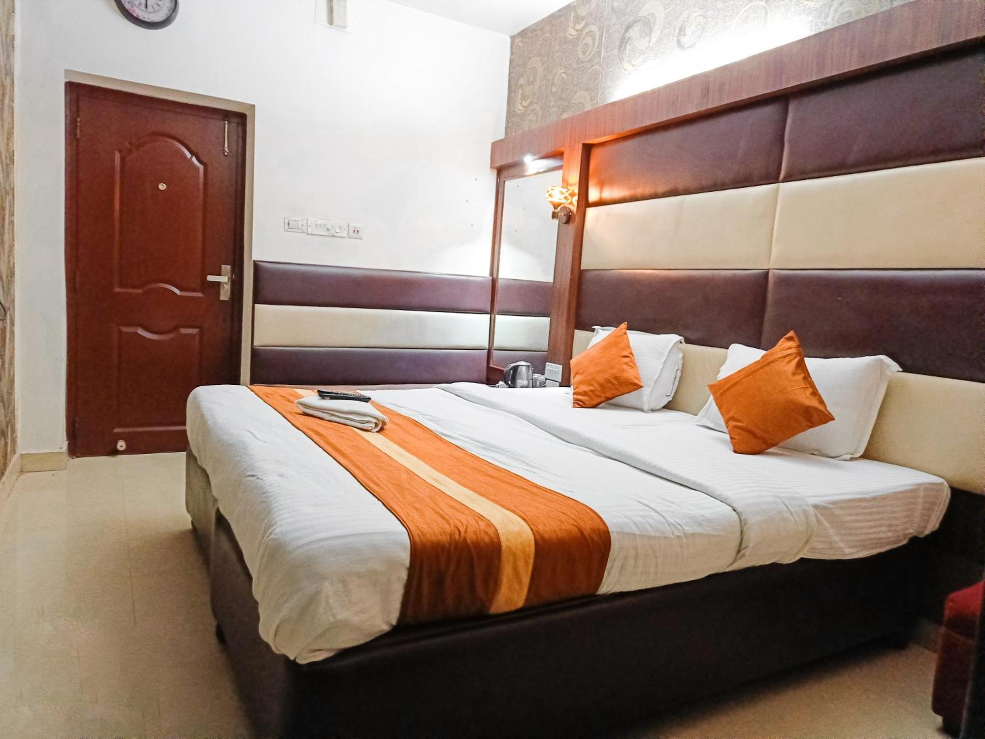 Hotel Diamond Suites Calcutta Buitenkant foto
