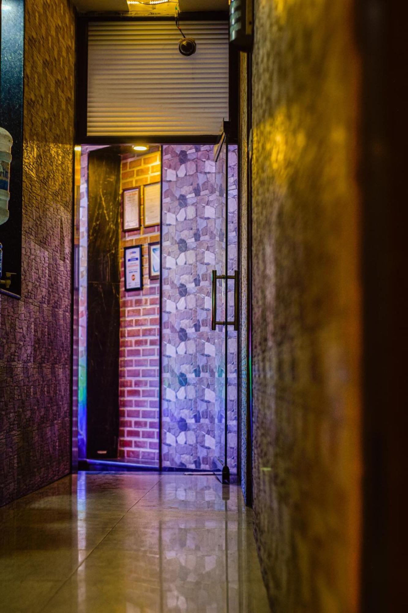 Hotel Diamond Suites Calcutta Buitenkant foto
